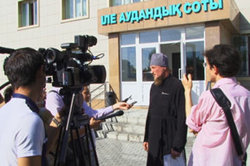 Согласно вердикту Илийского районного суда настоятель приюта должен покинуть территорию Казахстана