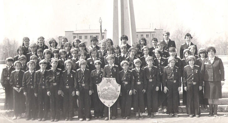 Отряд Красных следопытов под руководством Асеевой (справа) 1981 г.